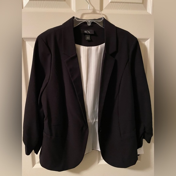 Jackets & Blazers - NWT black blazer size large
